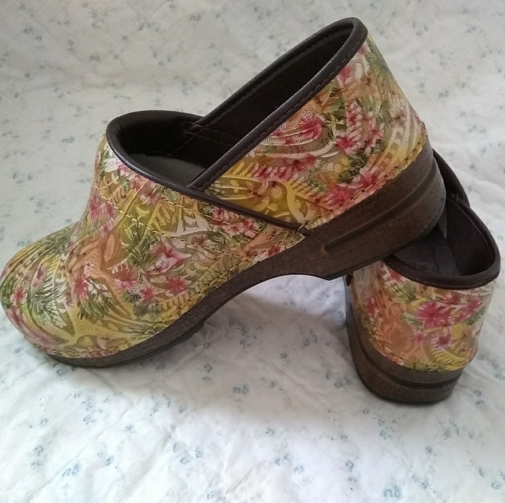 Dansko XP with Tag! Never worn outside!